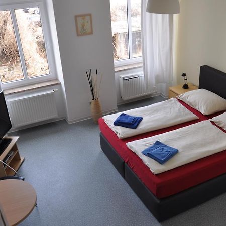 A Bed Privatzimmer Dresden - Nichtraucherpension Bilik gambar